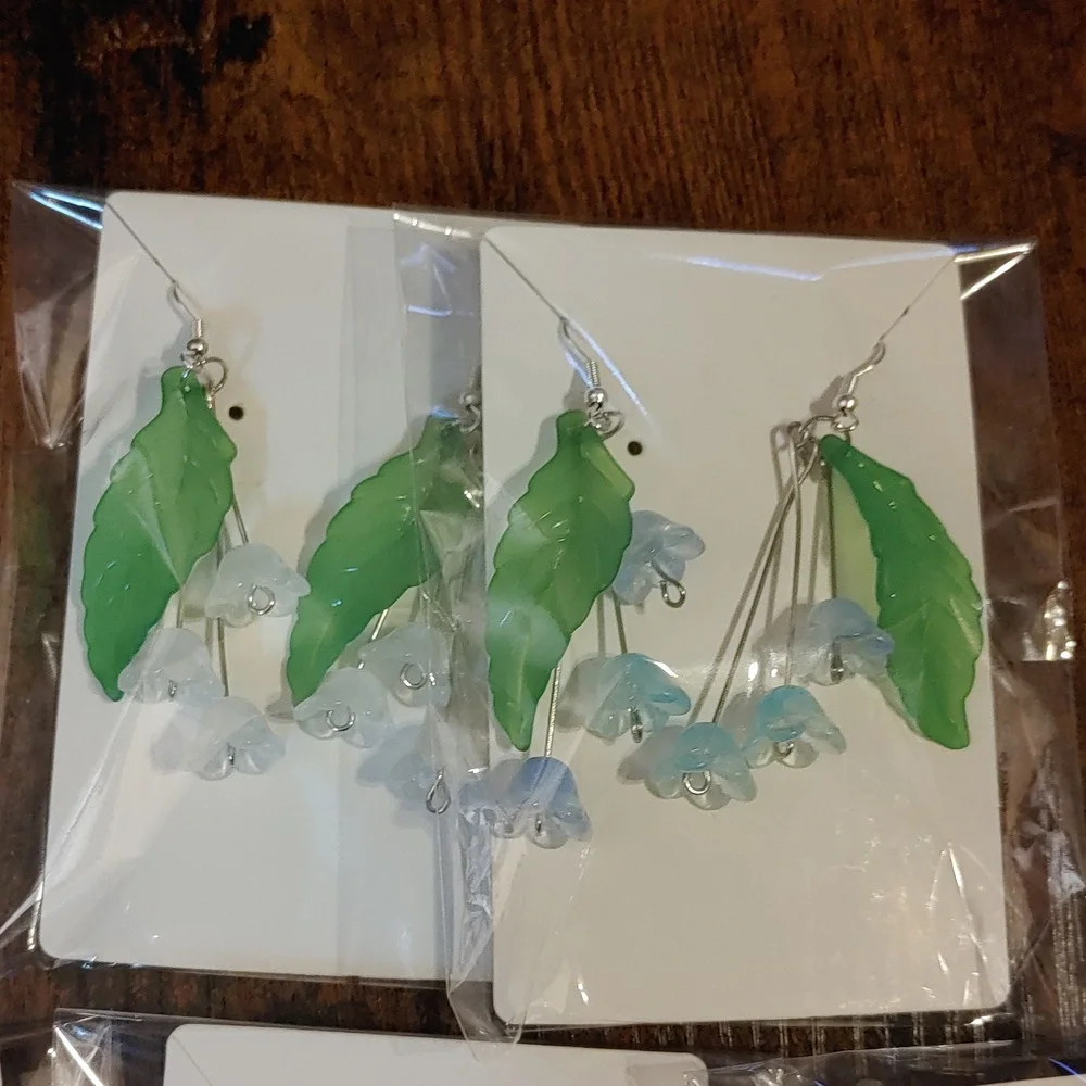 👑h𝕒𝕟𝕕𝕞𝕒𝕕𝕖 𝕚𝕥𝕖𝕞 earrings/barrette SHIPPING👑 - Picture 2 of 6